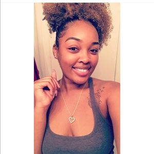 Meet your Posher, Trenika